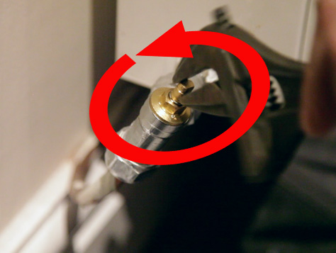 Turn off a lockshield valve